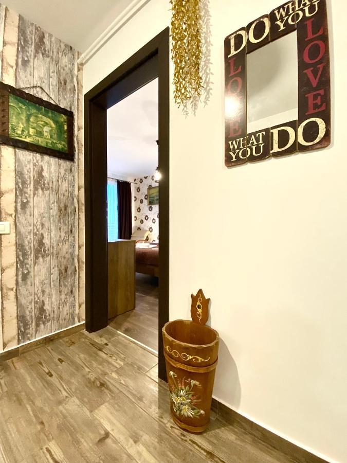 Urban Guesthouse Braşov Extérieur photo